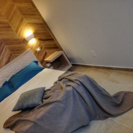 Palazzo San Lazzaro Bed & Breakfast เลชเช ภายนอก รูปภาพ