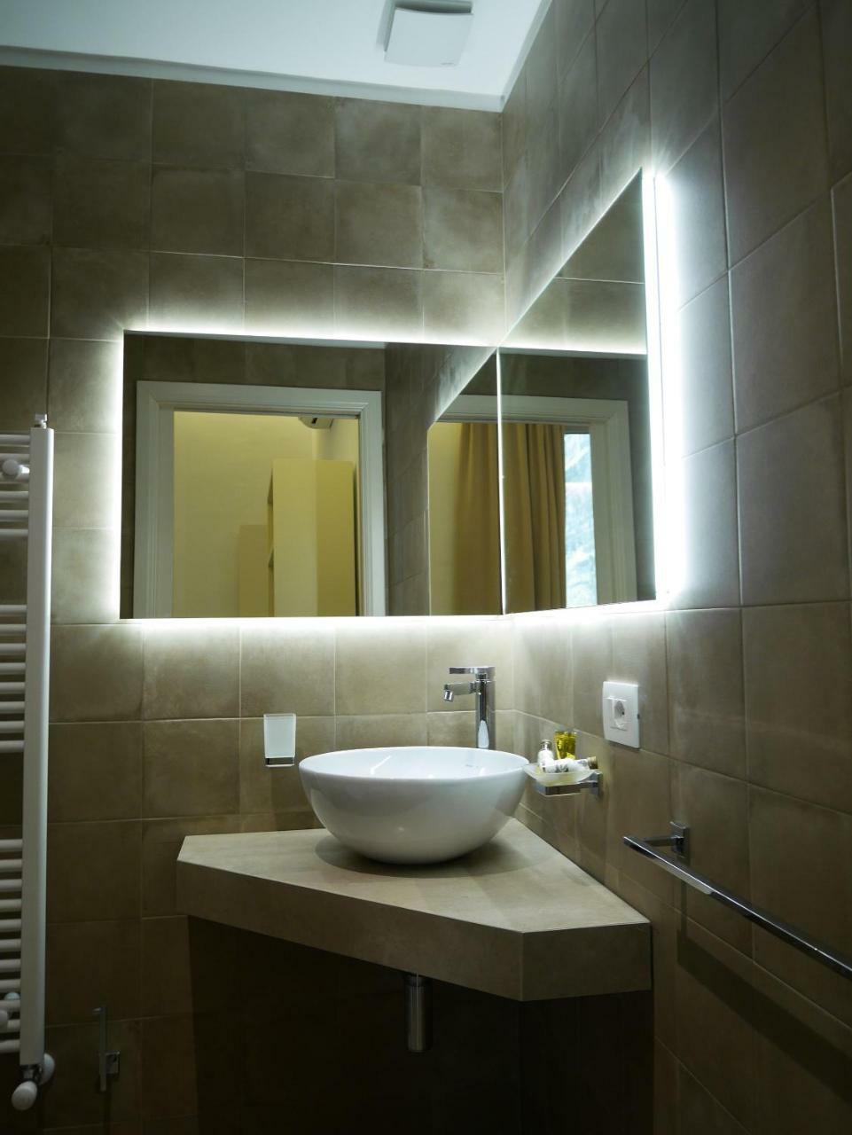 Palazzo San Lazzaro Bed & Breakfast เลชเช ภายนอก รูปภาพ