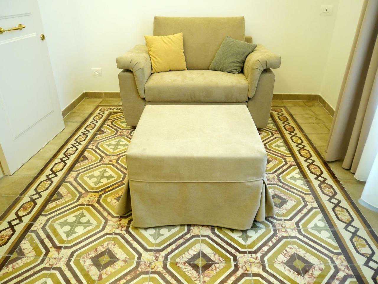 Palazzo San Lazzaro Bed & Breakfast เลชเช ภายนอก รูปภาพ