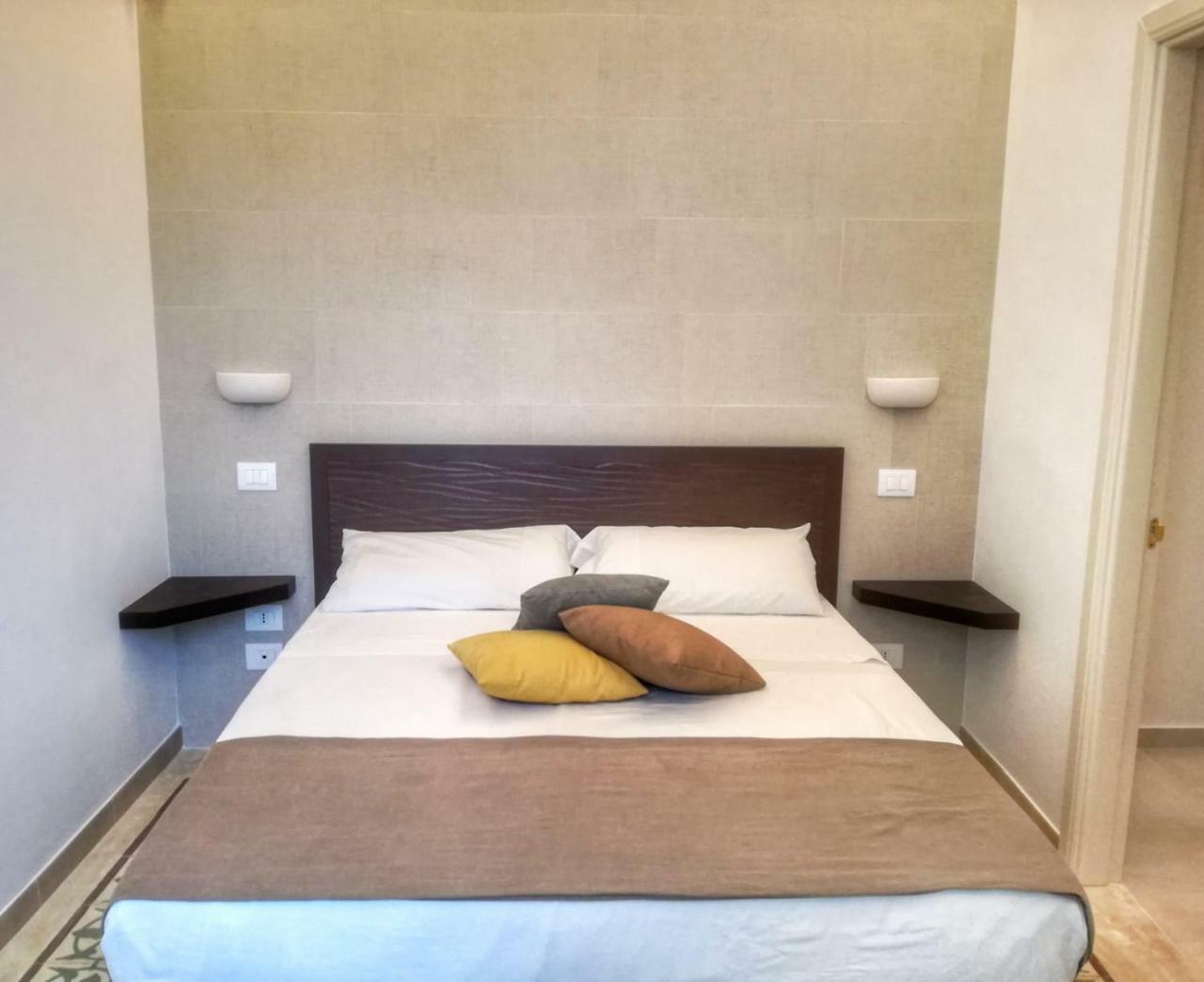 Palazzo San Lazzaro Bed & Breakfast เลชเช ภายนอก รูปภาพ