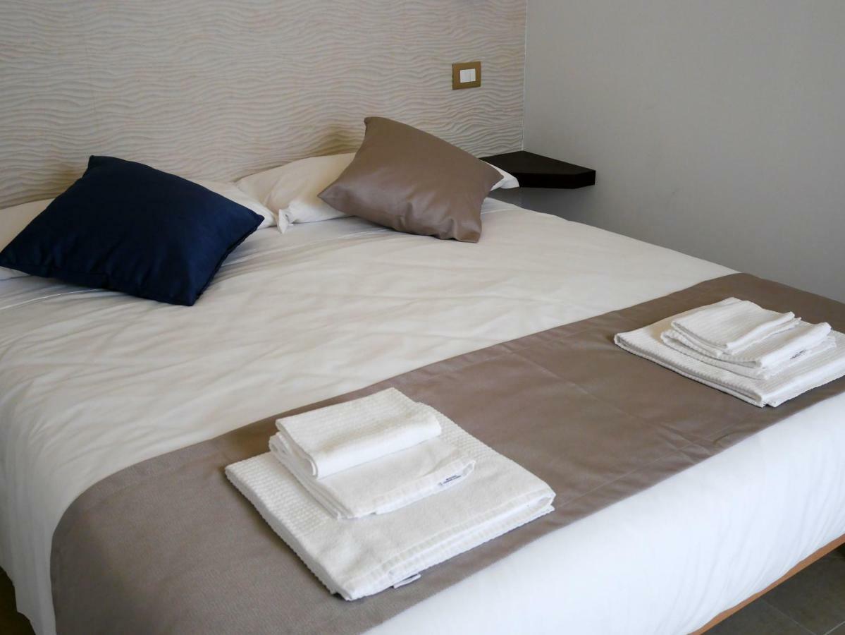 Palazzo San Lazzaro Bed & Breakfast เลชเช ภายนอก รูปภาพ
